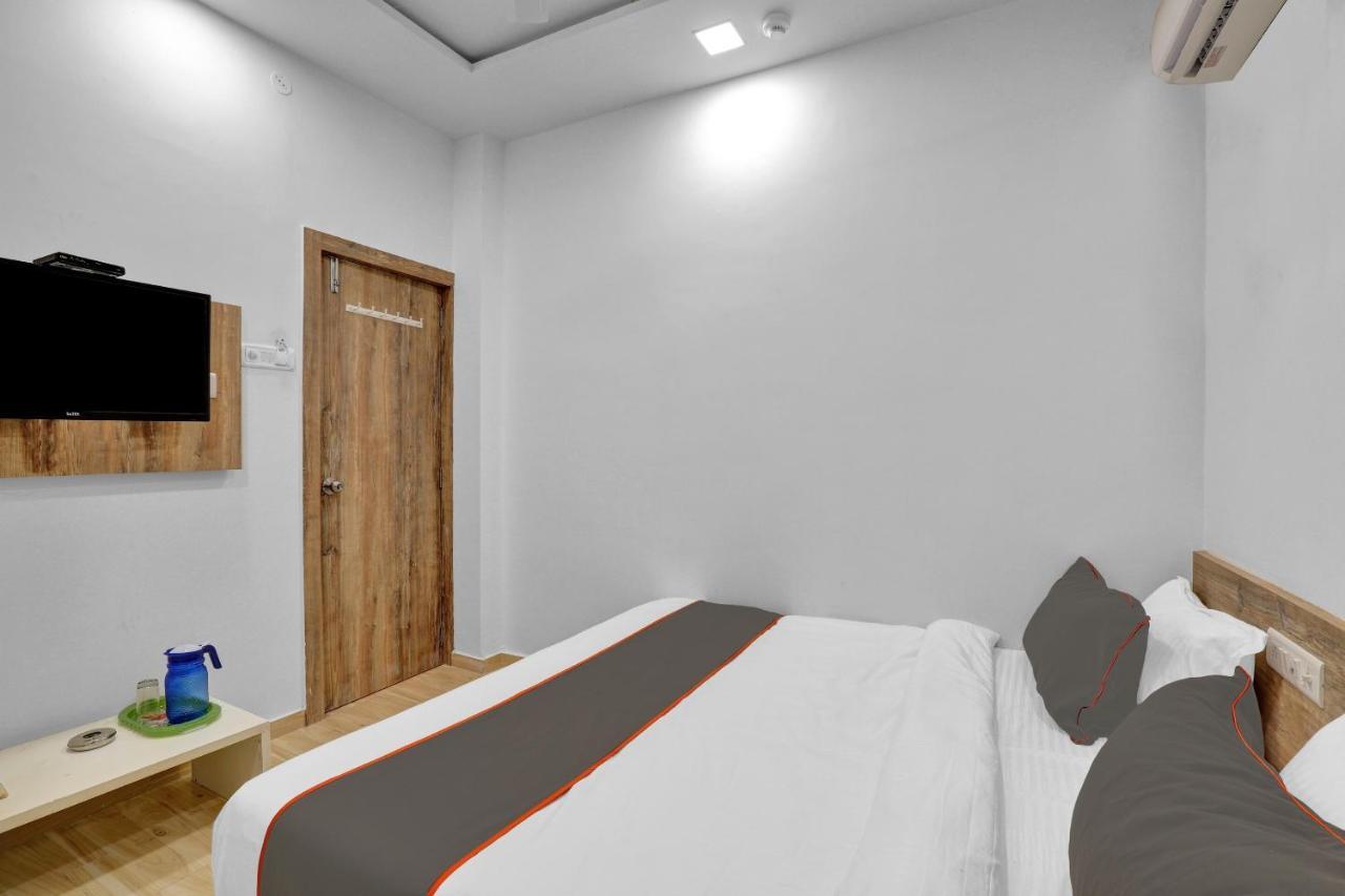 Collection O 83344 Hotel New River Rajkot Ngoại thất bức ảnh